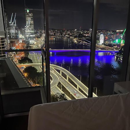 City Living - Brisbane River-View 2 Bedroom Apt Εξωτερικό φωτογραφία